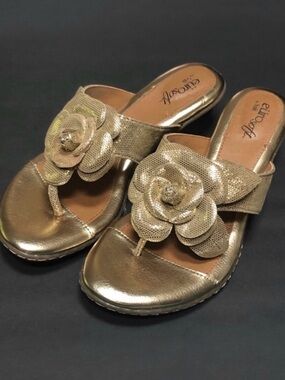 - Leather Gold Thong Sandals With Floral Design